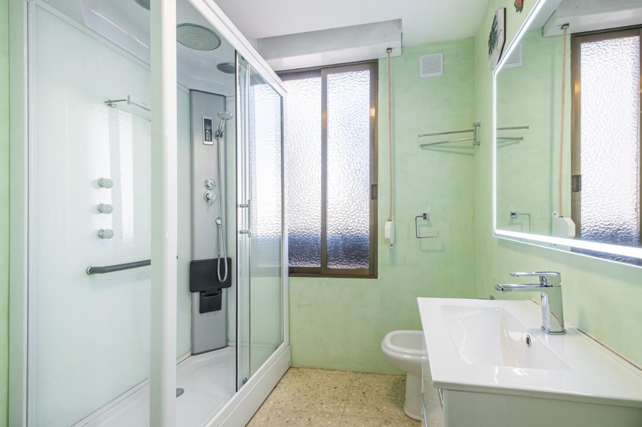 Lux Center 5-D Apartment เบนิดอร์ม ภายนอก รูปภาพ